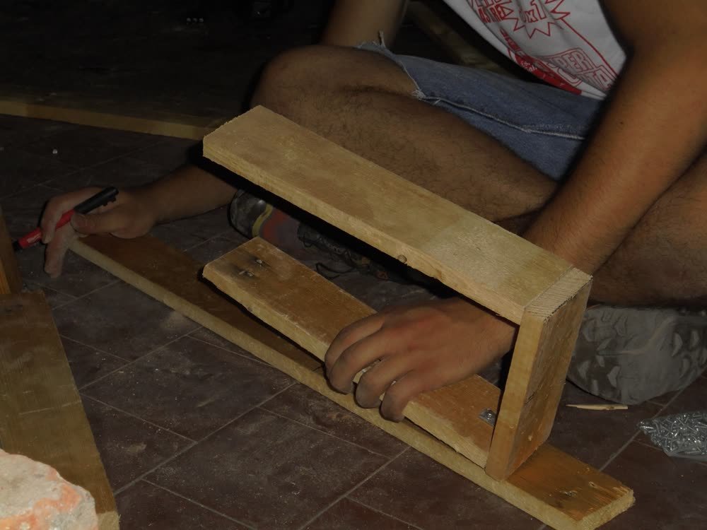 Holding a joint square while it is fixed
