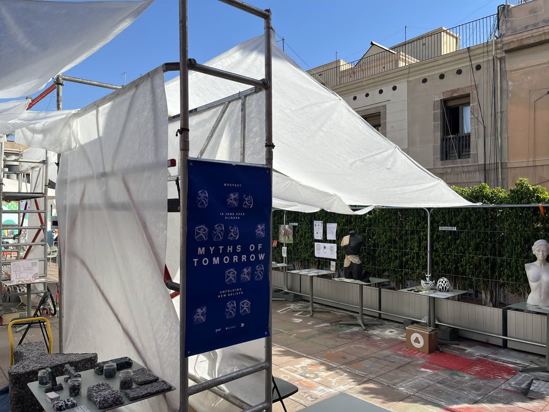 The last adjustments before the festival opened