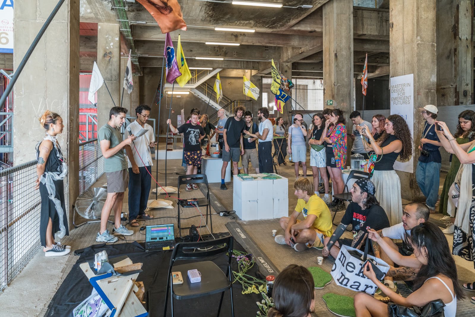 The three-metre flags at the Elisava grade show