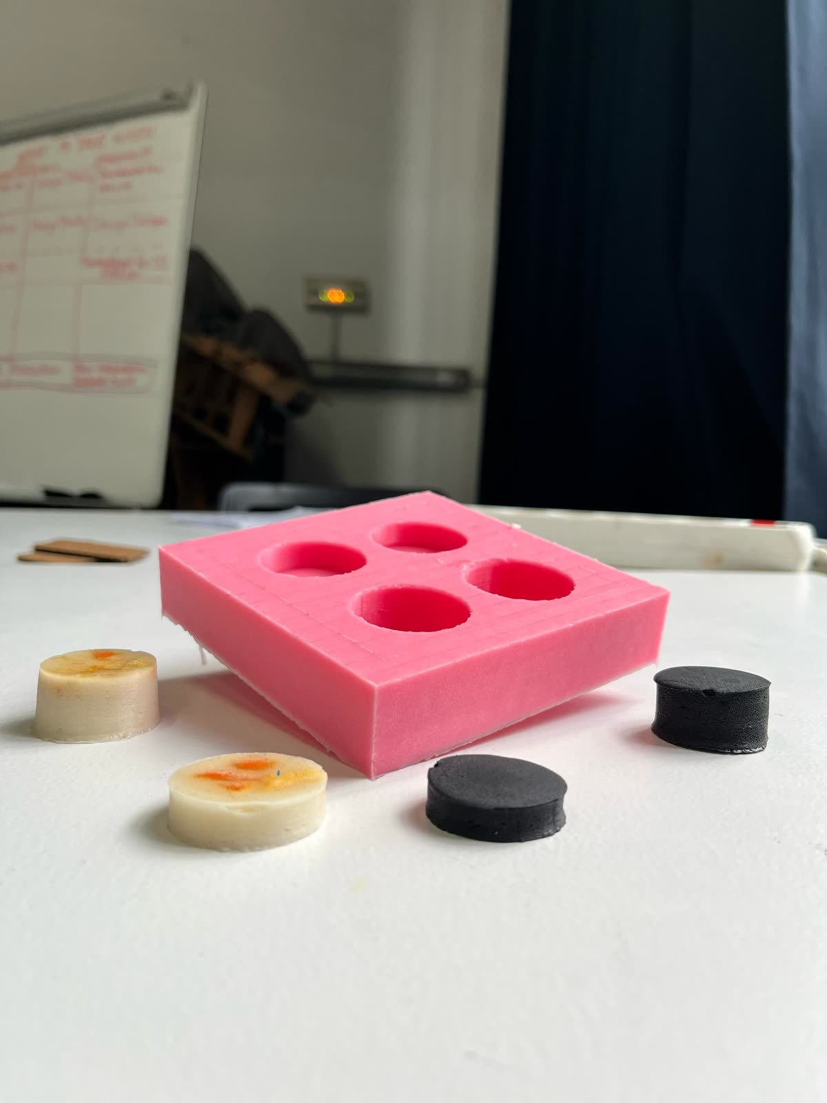 The SAVES ANIMAL board game and its pieces