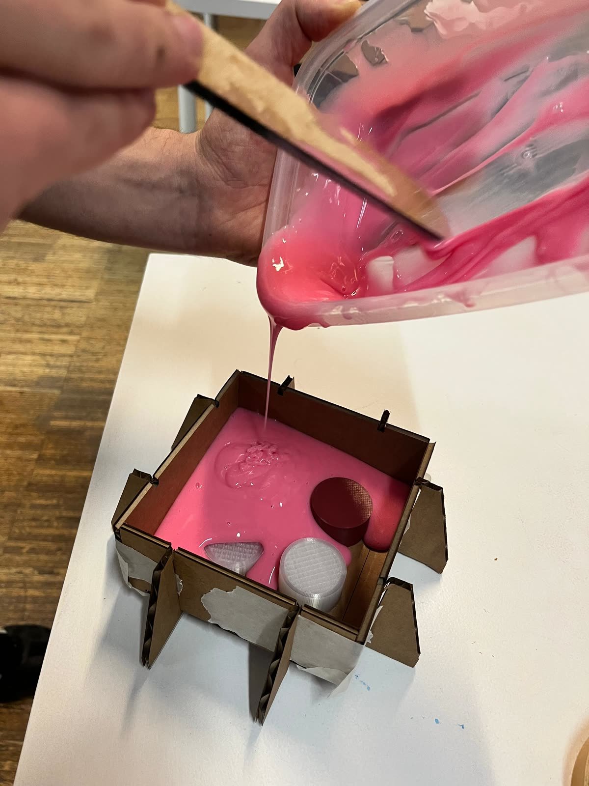 The SAVES ANIMAL board game and its pieces